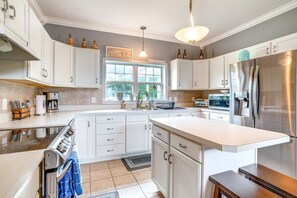 Microondas, horno, placa de cocina, lavavajillas