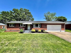 Exterior - Cute Ranch home Middletown, OH (Middletown)
