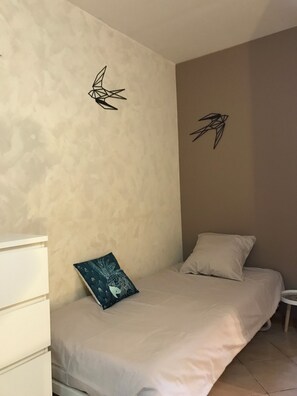 1 bedroom, iron/ironing board, free WiFi, bed sheets