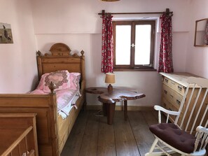 5 Schlafzimmer, Bügeleisen/Bügelbrett, WLAN, Bettwäsche