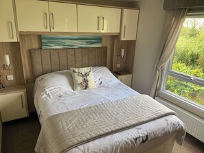 2 bedrooms, iron/ironing board, free WiFi, bed sheets - Luxury Rural Hottub Lodge in Northumberland (Morpeth)