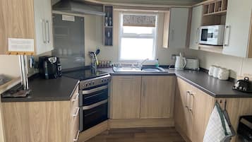 Kabin | Dapur pribadi | Lemari es, microwave, oven, dan kompor