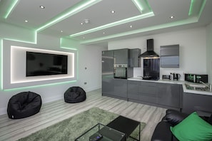 Apartment | Shared kitchen - Haven Heights International  (Blackpool)