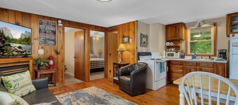 Beautiful and Clean 2 Bedroom Cottage on Clearwater Lake