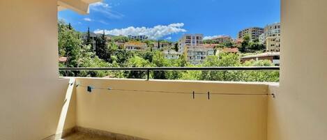 Basic Apartment | Terrace/patio