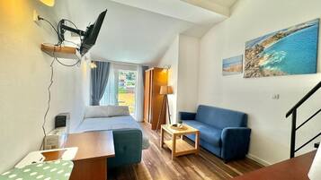 Loft Panoramic | Vardagsrum | 32-tums LCD-tv med kabelkanaler