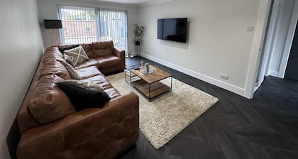 St Andrews Luxury 2-bed House, Sleeps 4