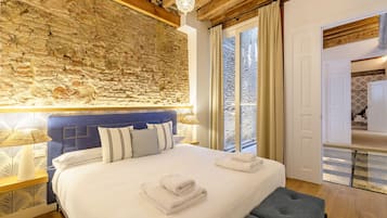 1 slaapkamer, een kluis op de kamer, een strijkplank/strijkijzer