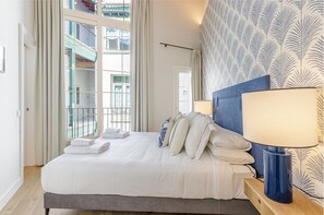 In-room safe, iron/ironing board, free WiFi, bed sheets - Palacio Vegafuente 1.2 with Terrace (Málaga)