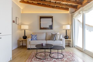 TV - Palacio Vegafuente 2.4 Terrace (Málaga)