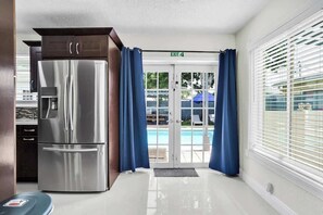 Interior - Ventur Oasis | Cozy Hollywood Private Pool Retreat (Hollywood)