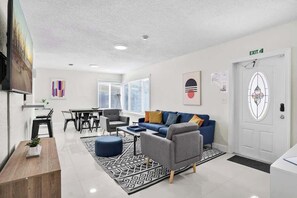 Smart TV, offices - Ventur Oasis | Cozy Hollywood Private Pool Retreat (Hollywood)