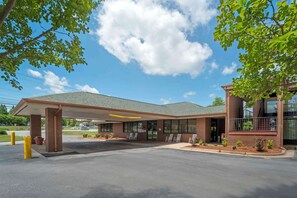 Exterior - Quality Inn near Speedway (Wilkesboro)