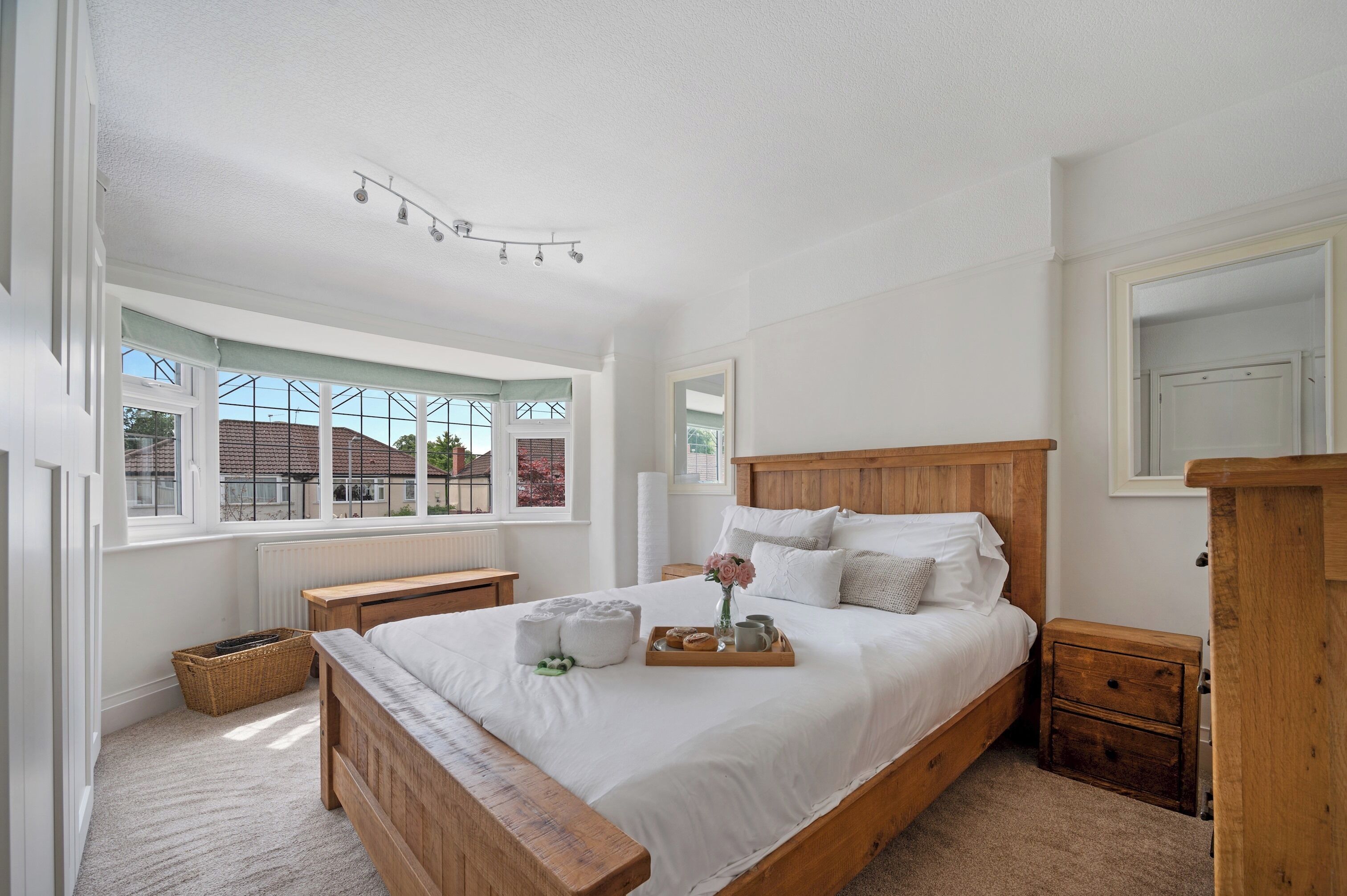 3 bedrooms, iron/ironing board, free WiFi, bed sheets