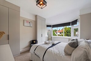 3 bedrooms, iron/ironing board, free WiFi, bed sheets