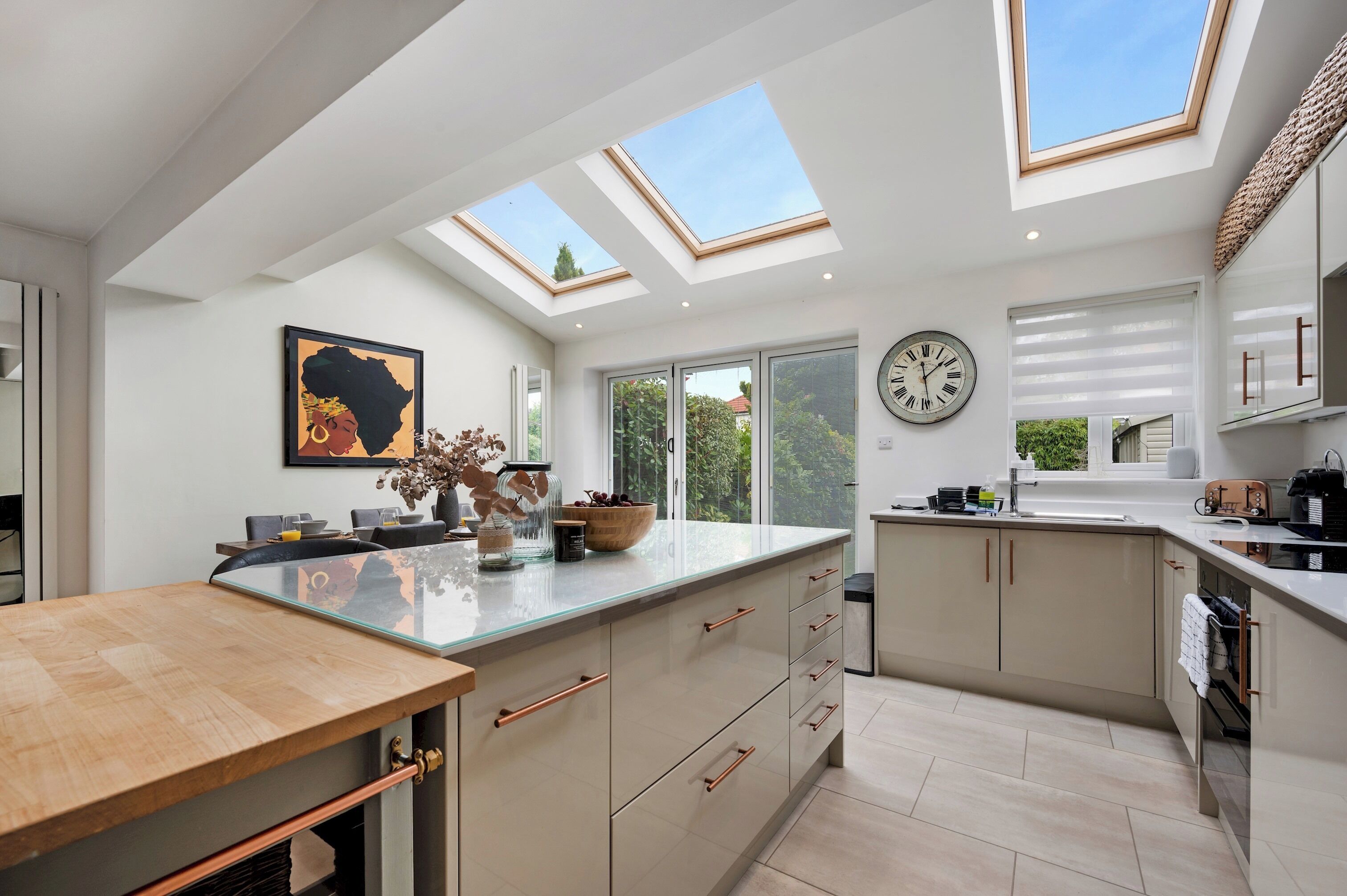 Fridge, microwave, dishwasher, coffee/tea maker