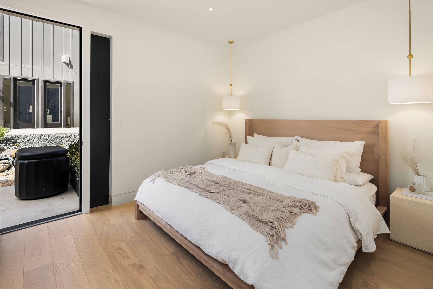 5 chambres, fer et planche à repasser, Wi-Fi, draps fournis