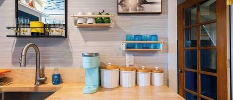 Toallas, jabón y papel higiénico