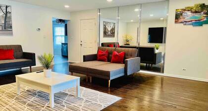 "Elmhurst Oasis: Extended O'Hare Stay"