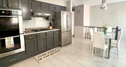 "Elmhurst Oasis: Extended O'Hare Stay"