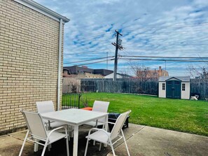 Outdoor dining - "Elmhurst Oasis: Extended O'Hare Stay" (Elmhurst)