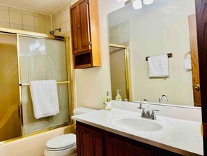 Hair dryer - Family Haven in Prime location (Streamwood)