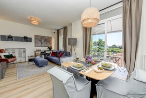 TV - Desenzanoloft Zen Apartment (Desenzano del Garda)