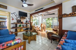 Basic Villa | Living room - Casa piscina e lazer 50m praia Lagoinha (Ubatuba)