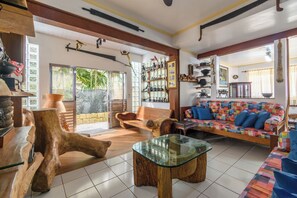 Basic Villa | Living area - Casa piscina e lazer 50m praia Lagoinha (Ubatuba)