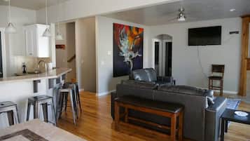 Smart TV, chimenea, videojuegos y reproductor de DVD
