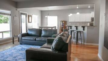 Smart TV, chimenea, videojuegos y reproductor de DVD