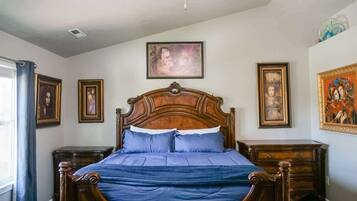 5 bedrooms, desk, iron/ironing board, travel cot
