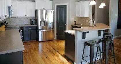 Sleeps 25 | Theater Room | Near Roaring Springs | Large Meridian Home