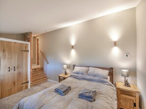 1 quarto, Wi-Fi de cortesia, roupa de cama