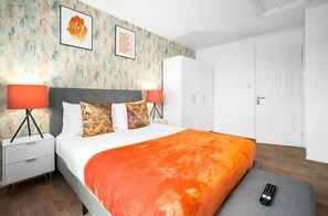 2 slaapkamers, een strijkplank/strijkijzer, reisbedje, gratis wifi