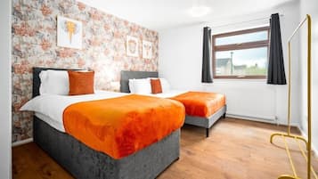 2 bedrooms, iron/ironing board, travel crib, free WiFi