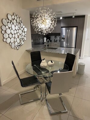 Dining - Sunset Miami


 (Doral)