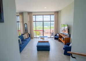 Een televisie en een dvd-speler