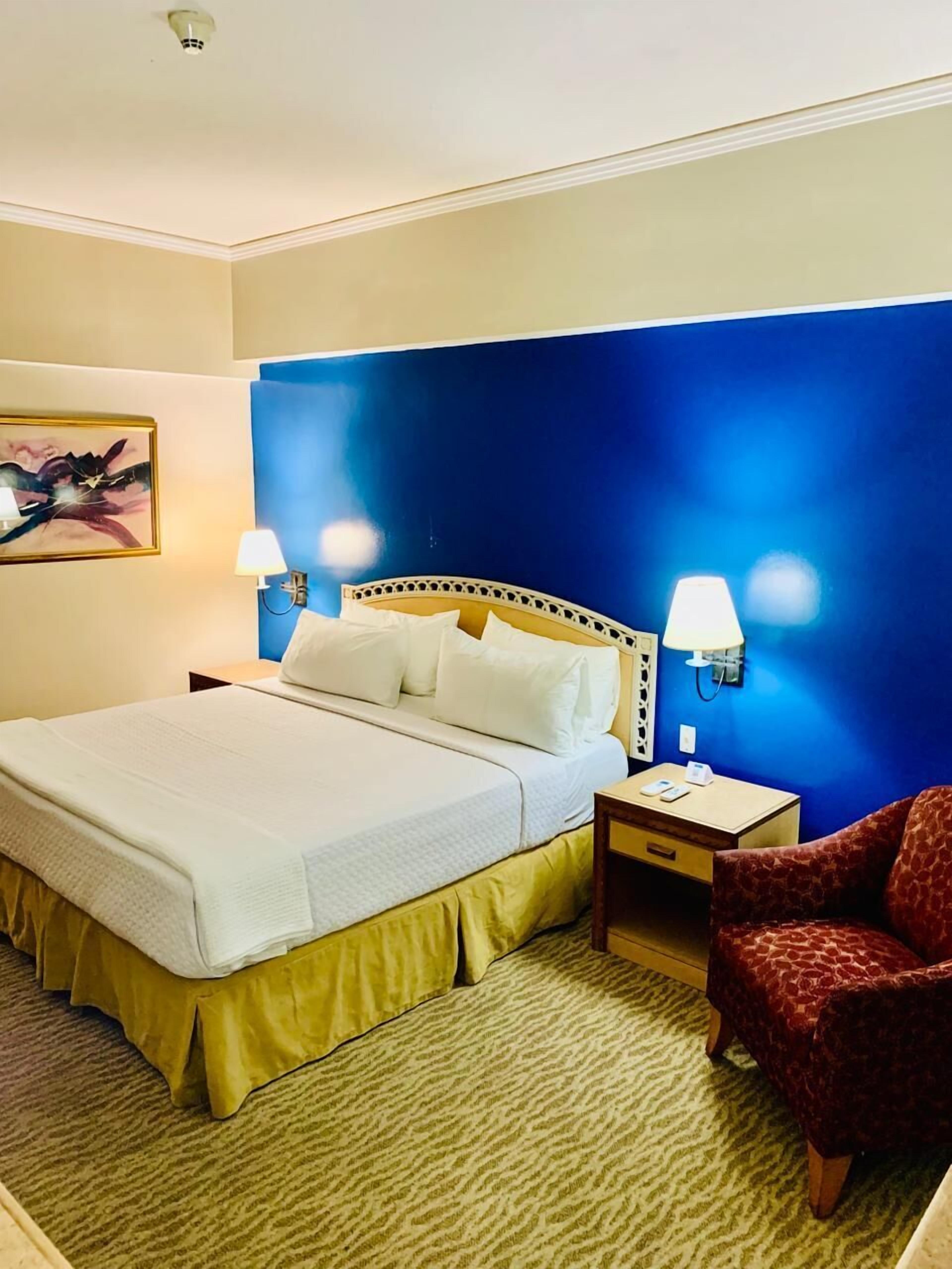 스탠다드룸, 킹사이즈침대 1개 | 객실 내 금고, 책상, 노트북 작업 공간, 방음 설비