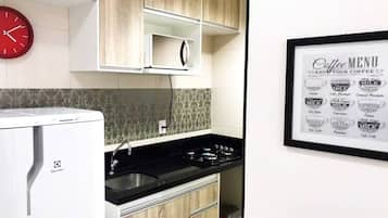 Fridge, microwave, stovetop, blender