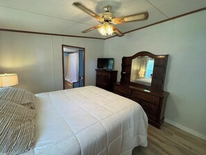 3 bedrooms, iron/ironing board, WiFi, bed sheets - Home in Surf City- Pelicans Perch (Hampstead)