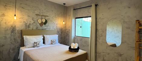 Caja de seguridad en la habitación y cortinas blackout