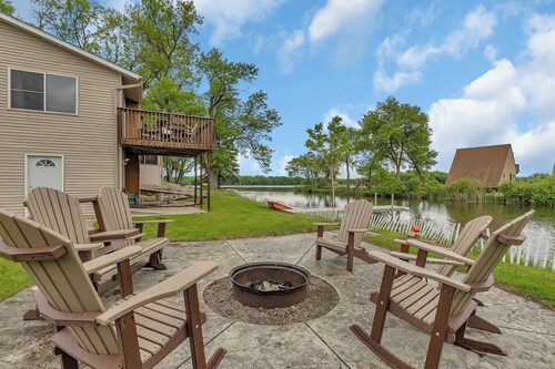 Maple Hill Resort "Waters Edge" 1 Hour from Mpls on Clearwater and Grass Lake