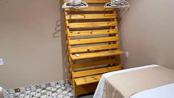 Comfort House, Beachside | 6 bedrooms, individually decorated, laptop workspace, free WiFi