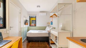 Tabla de planchar con plancha, cuna de viaje y wifi gratis