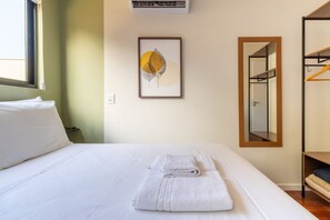 1 slaapkamer, een strijkplank/strijkijzer, reisbedje, gratis wifi