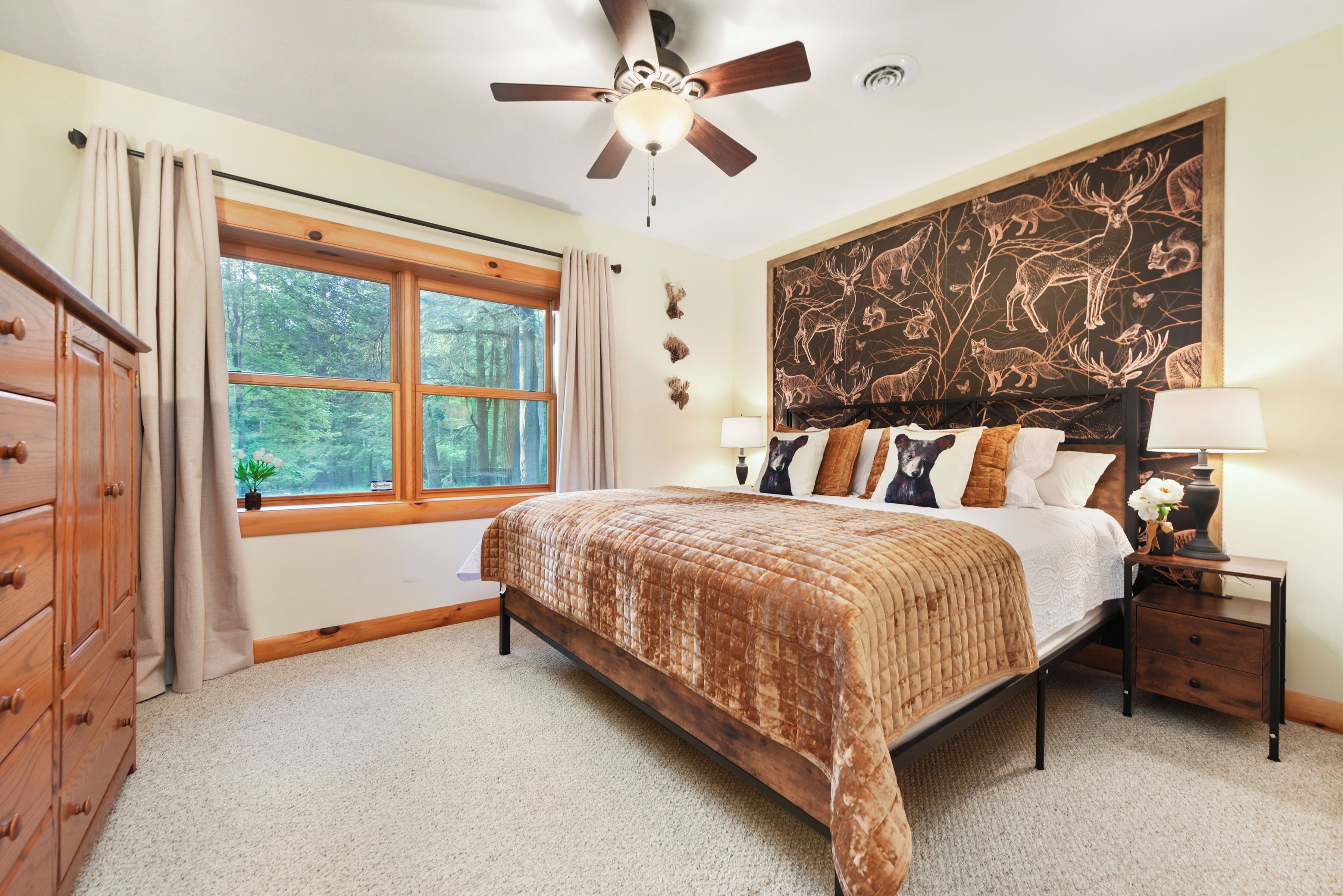 4 bedrooms, iron/ironing board, free WiFi, bed sheets