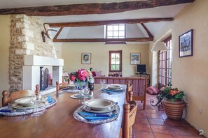 Dining - Les Charmettes. An Oasis of Calm in the Dordogne With Private Swimming Pool (Saint-Geyrac)