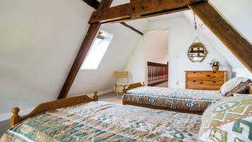 3 slaapkamers, een strijkplank/strijkijzer, wifi, beddengoed