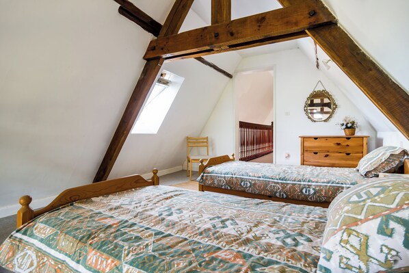 3 chambres, fer et planche à repasser, Wi-Fi, draps fournis